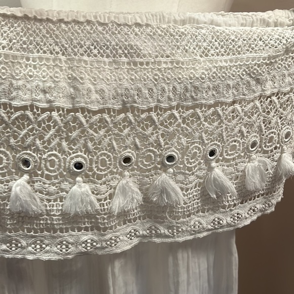 White Open Shoulder White Maxi Lace Neck Beach Summer Dress size XS - Picture 7 of 8